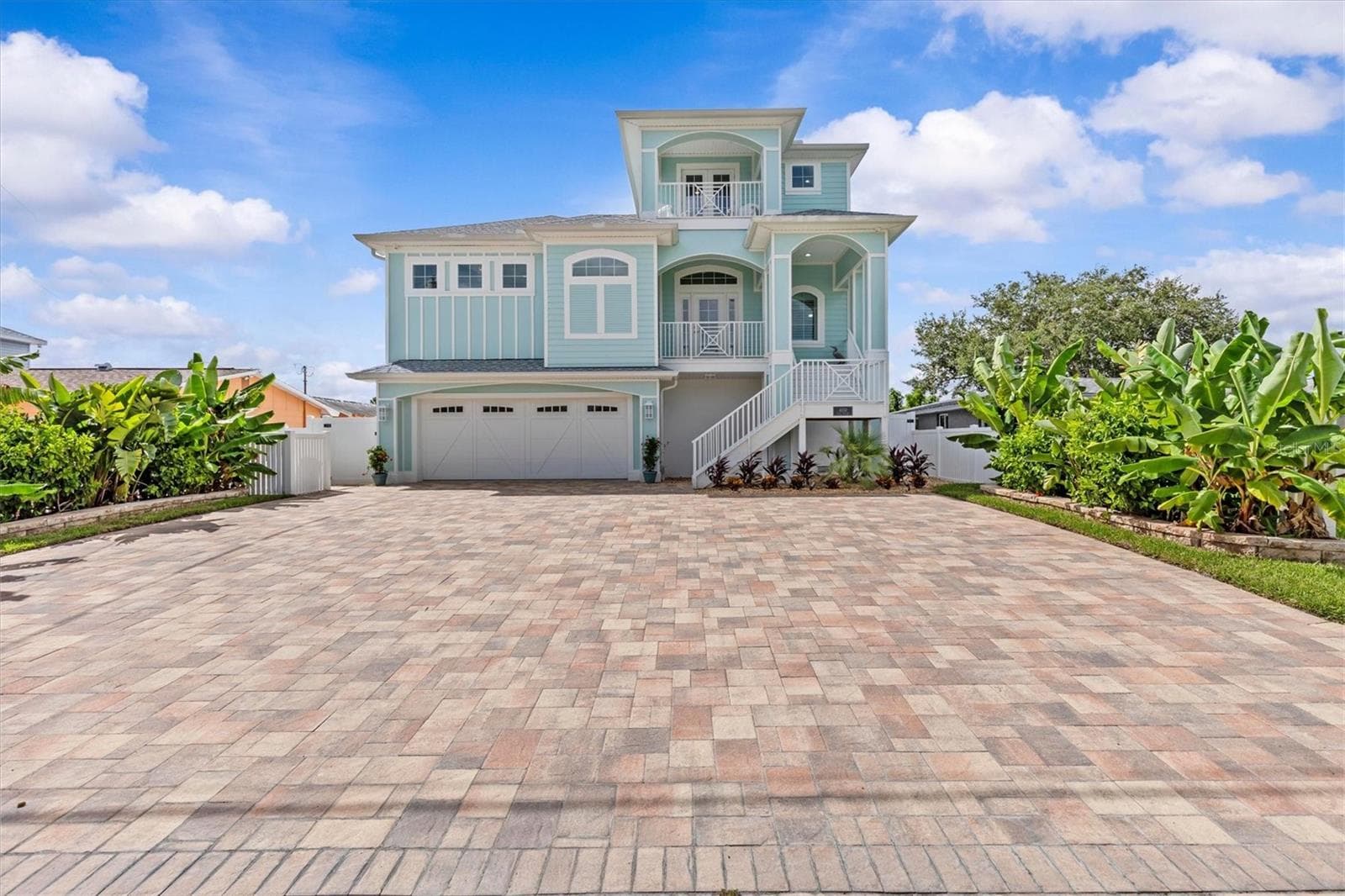 Pavers Front & Back - 4030 GULF COAST DR, HERNANDO BEACH