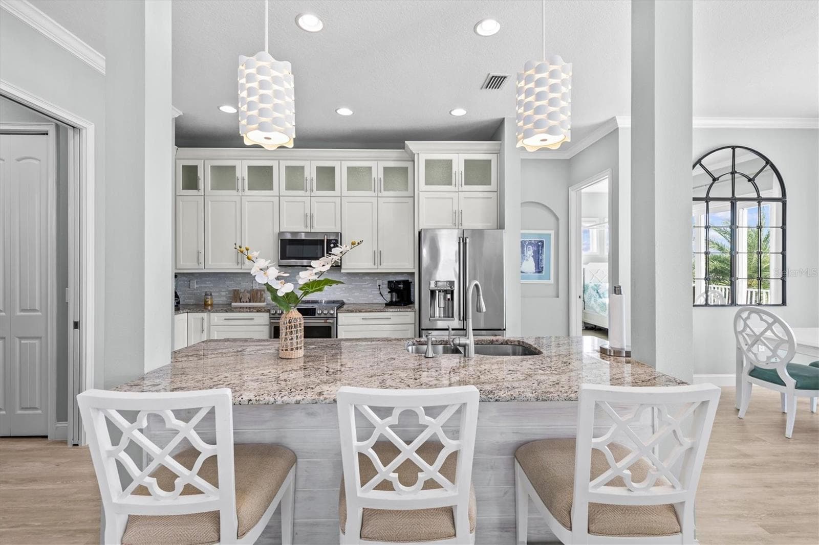 Breakfast Bar / Island - 4030 GULF COAST DR, HERNANDO BEACH