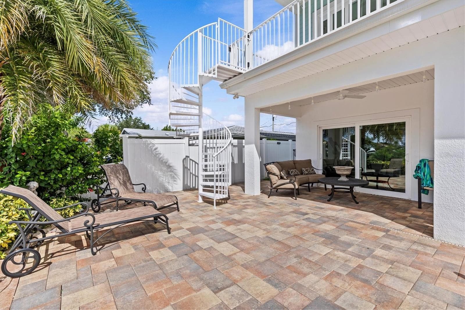 Stairs to Upper Deck - 4030 GULF COAST DR, HERNANDO BEACH