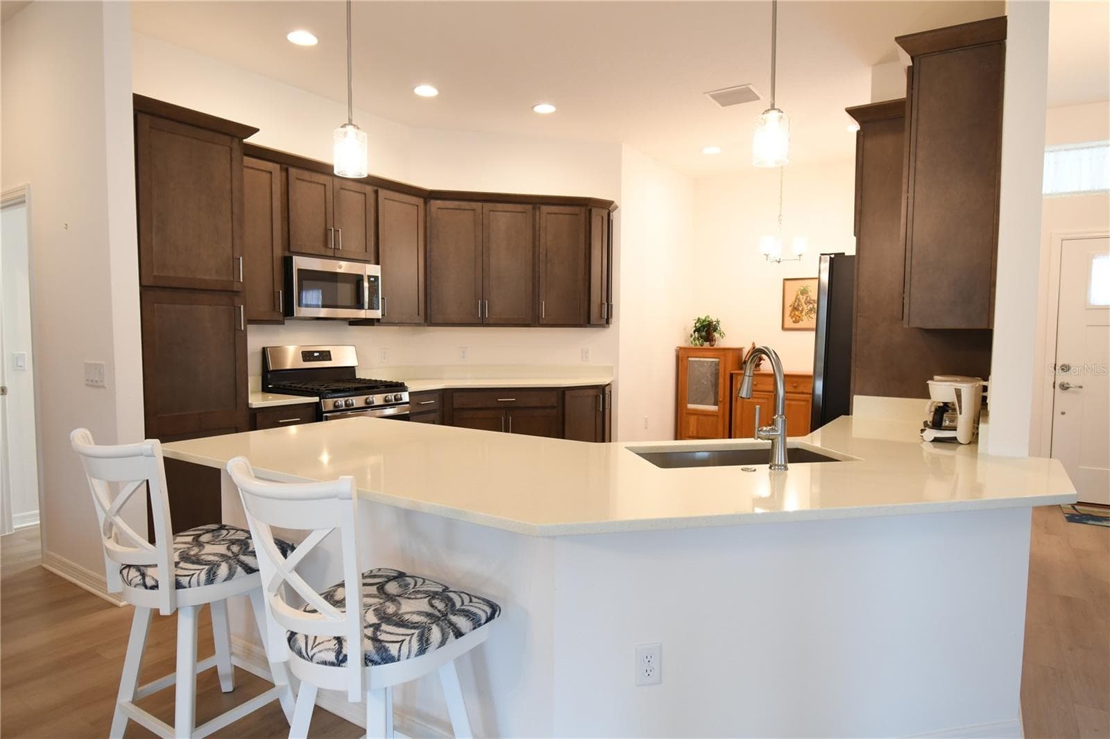 Kitchen with Quartz Counter Top - 4157 COLLERETTE CT, THE VILLAGES