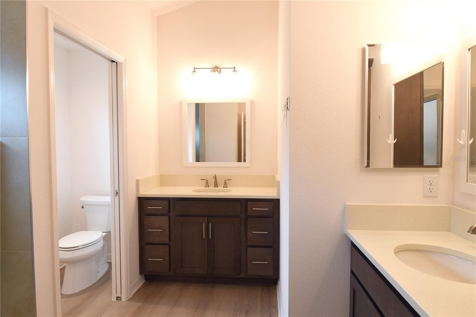 Master Bathroom with Quartz Counter Tops - 4157 COLLERETTE CT, THE VILLAGES