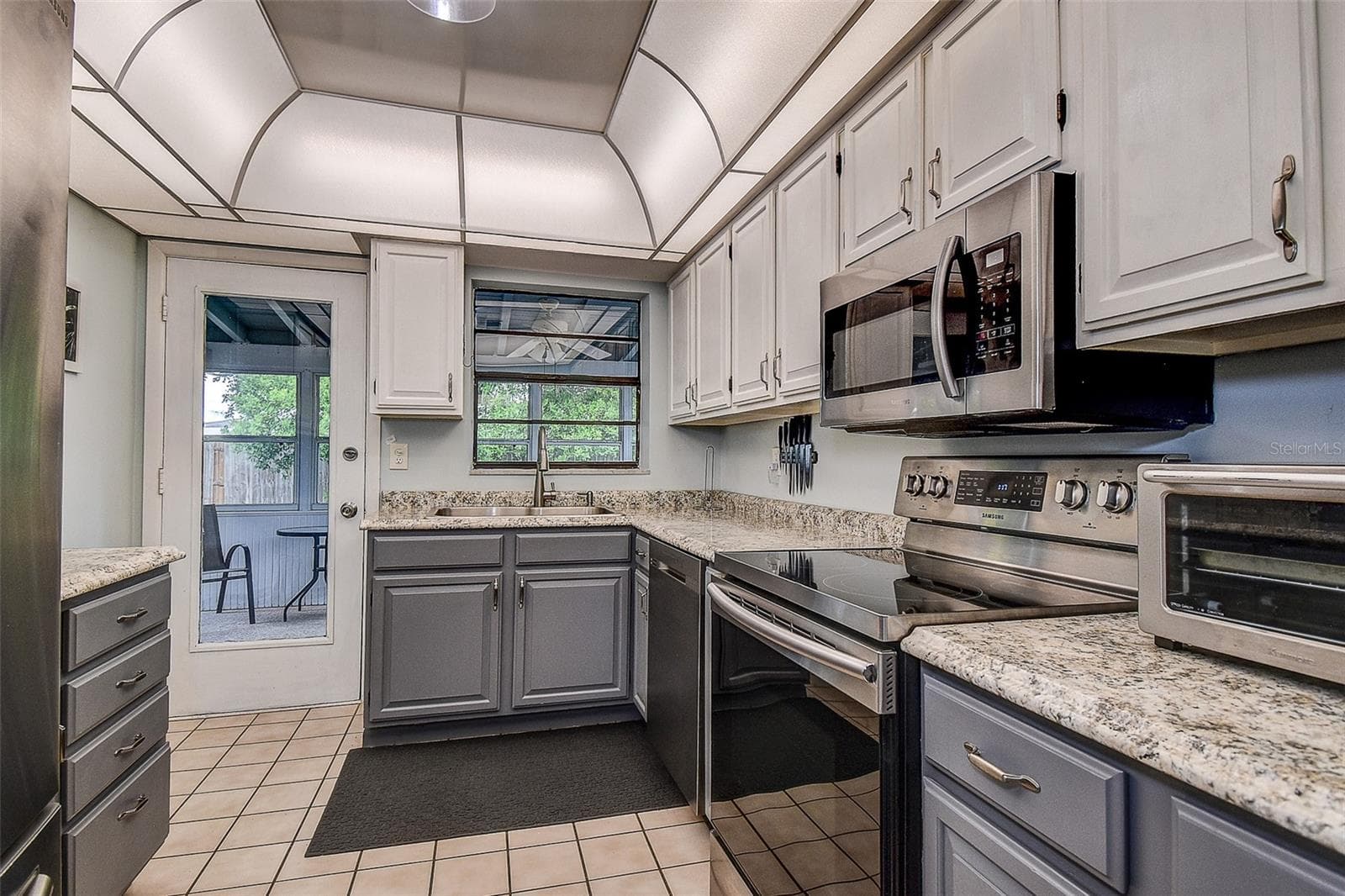 Kitchen with Door to Florida Room - 6237 DALTON ST, SPRING HILL