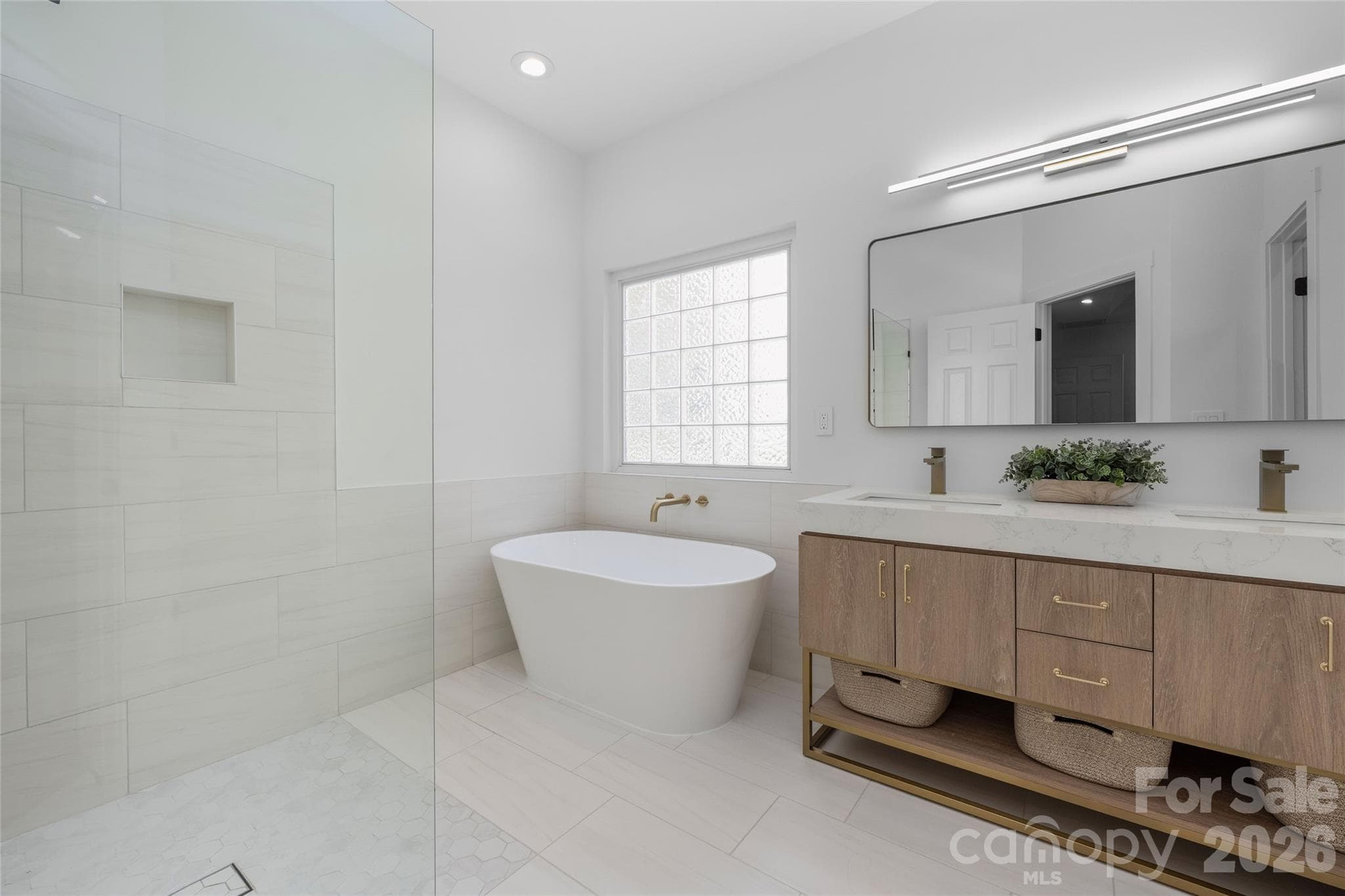 Single Family Residence at 20315 Southshore Drive, Cornelius, photo 18 of 48