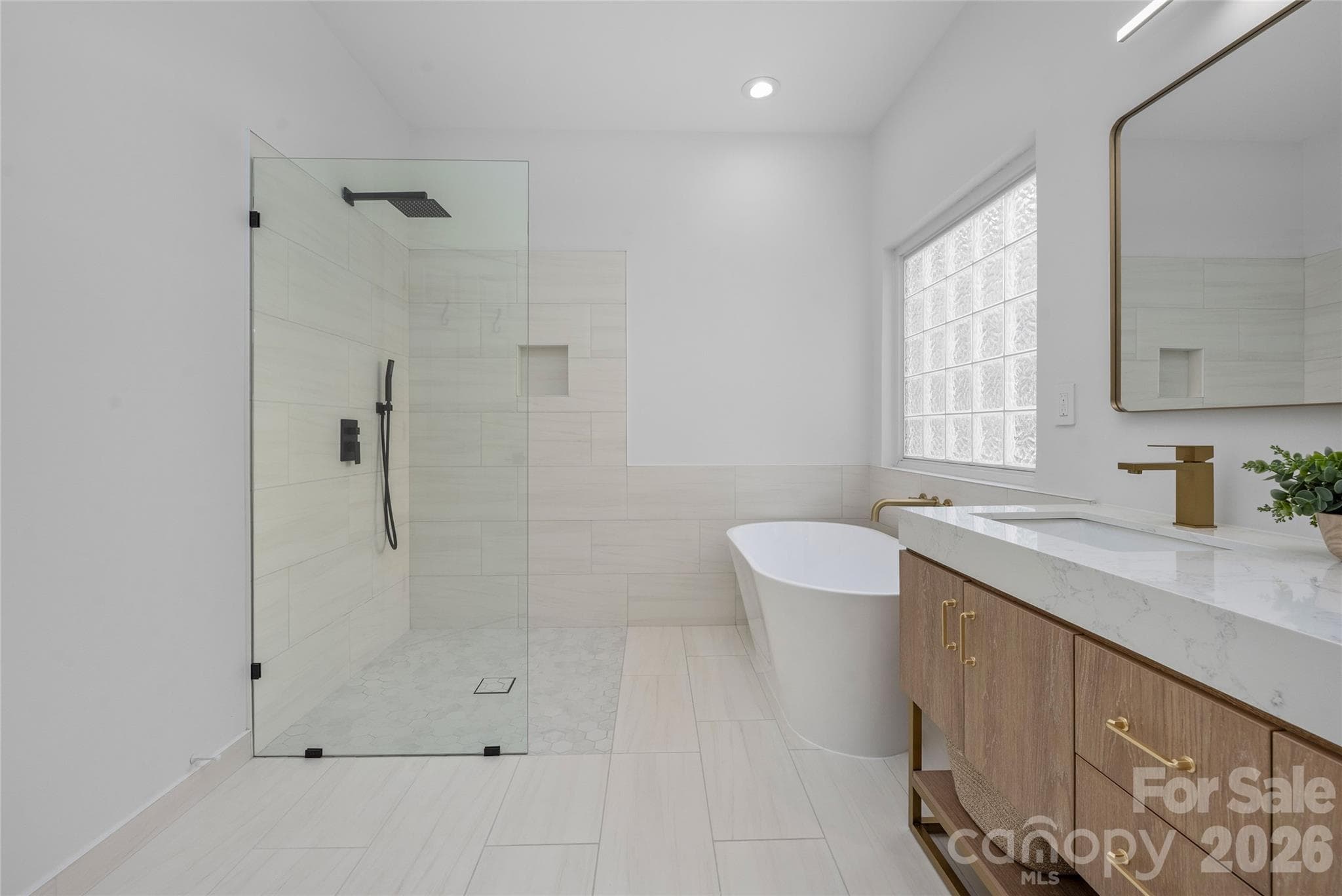 Single Family Residence at 20315 Southshore Drive, Cornelius, photo 19 of 48