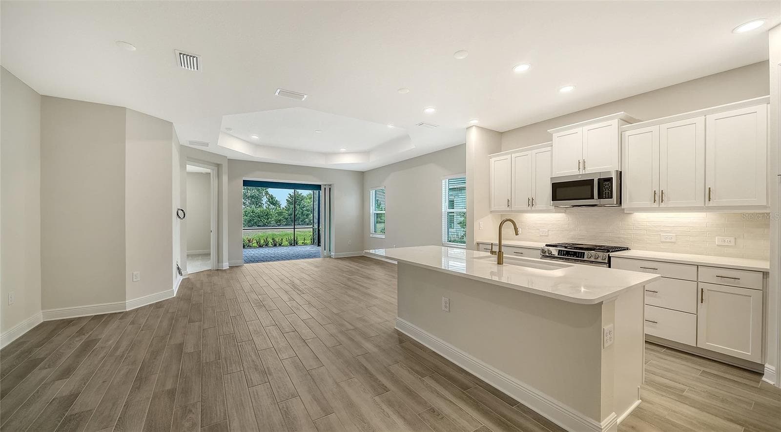 Villa at 2115 SYLVESTER PALM LN, BRADENTON, photo 2 of 33