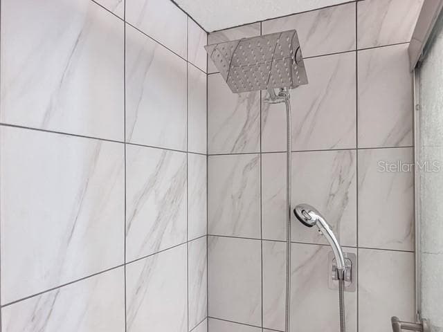 2nd bathroom - 12233 SADDLE STRAP ROW, HUDSON