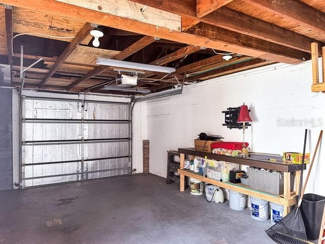 Garage - 12233 SADDLE STRAP ROW, HUDSON