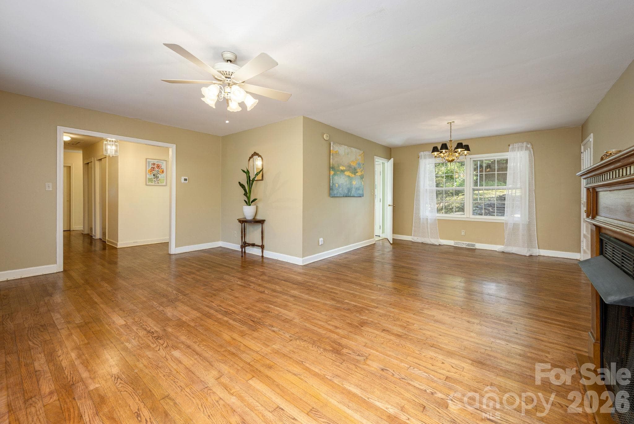 Dining area is adjacent to kitchen and living room making entertaining easy! - 224 Lyndale Road, Hendersonville