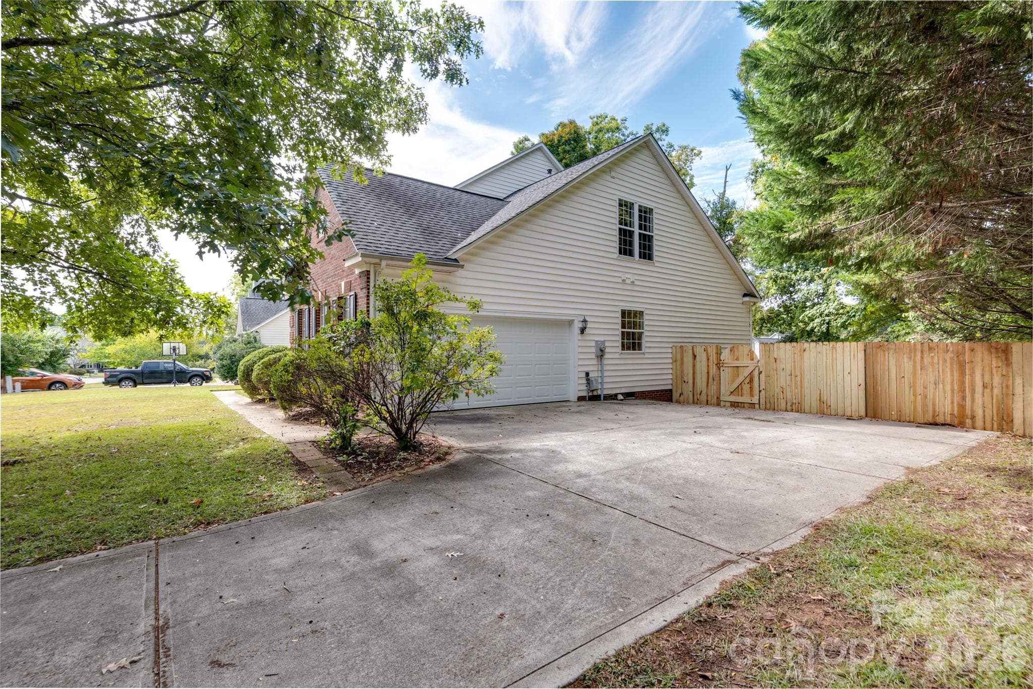 Single Family Residence at 124 Doby Creek Court, Fort Mill, photo 39 of 46