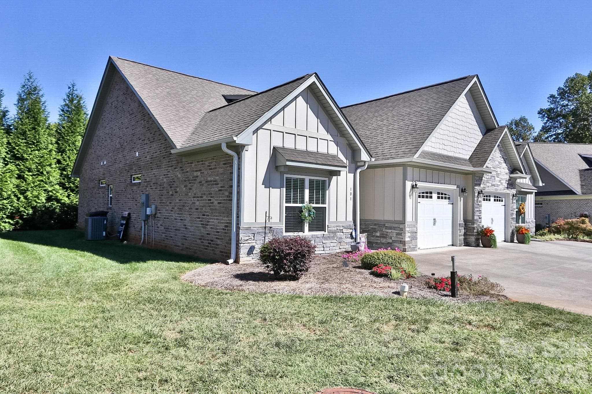 Townhouse at 101 Parkview Drive, Yadkinville, photo 3 of 35