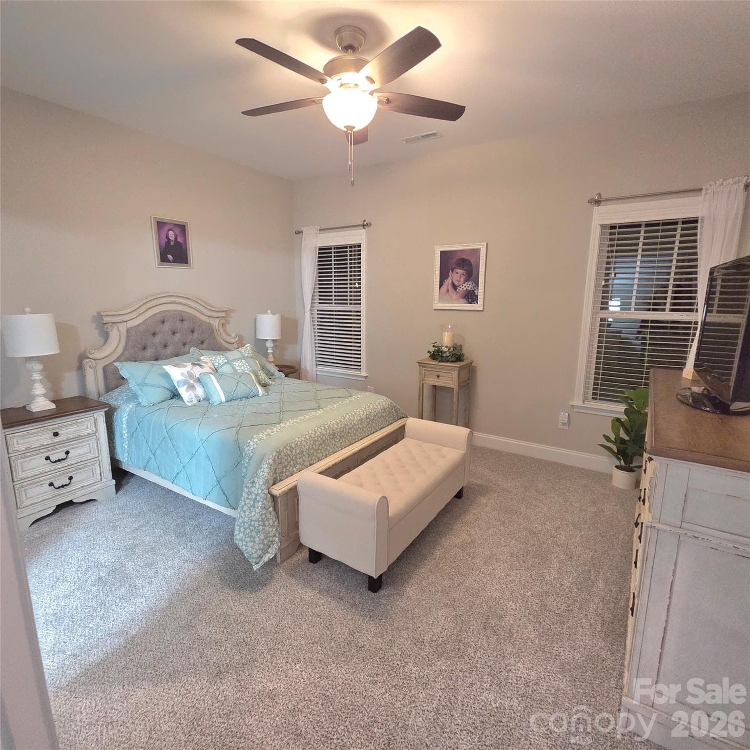 Primary bedroom with en suite bathroom - 101 Parkview Drive, Yadkinville