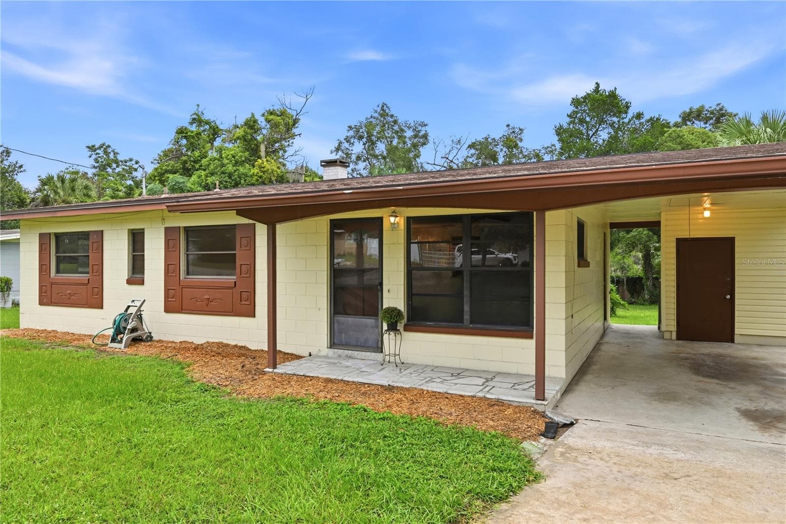 Single Family Residence at 107 OAK ST, ALTAMONTE SPRINGS, photo 2 of 40