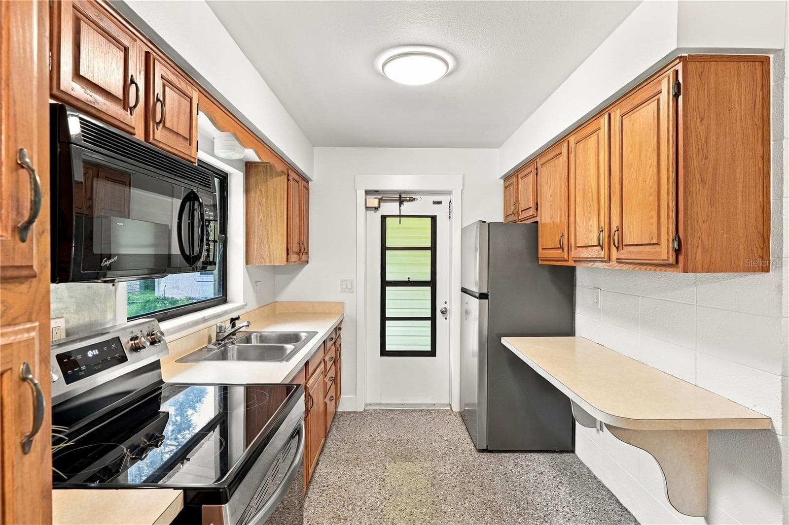 Single Family Residence at 107 OAK ST, ALTAMONTE SPRINGS, photo 11 of 40