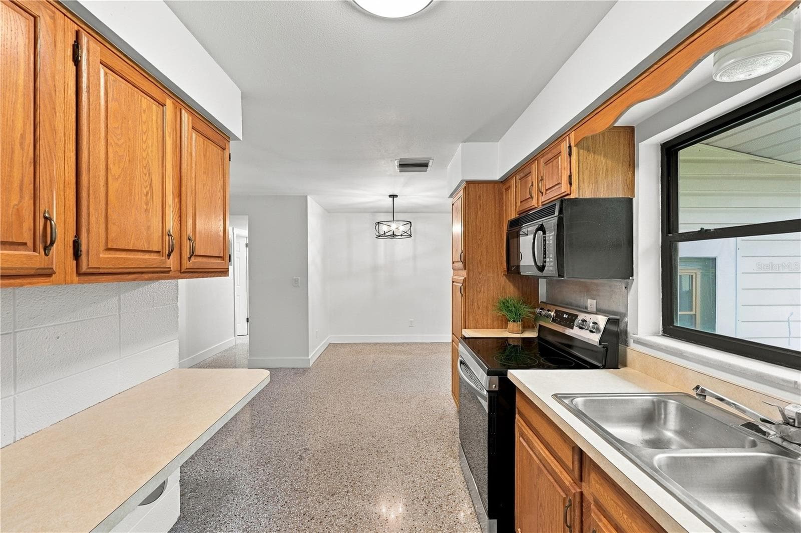 Single Family Residence at 107 OAK ST, ALTAMONTE SPRINGS, photo 13 of 40