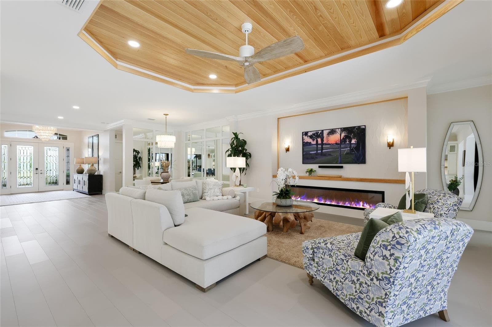 Single Family Residence at 3860 SANTA CATERINA BLVD, LAKEWOOD RANCH, photo 15 of 75