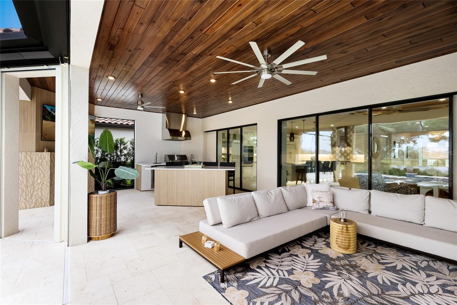 Single Family Residence at 3860 SANTA CATERINA BLVD, LAKEWOOD RANCH, photo 44 of 75