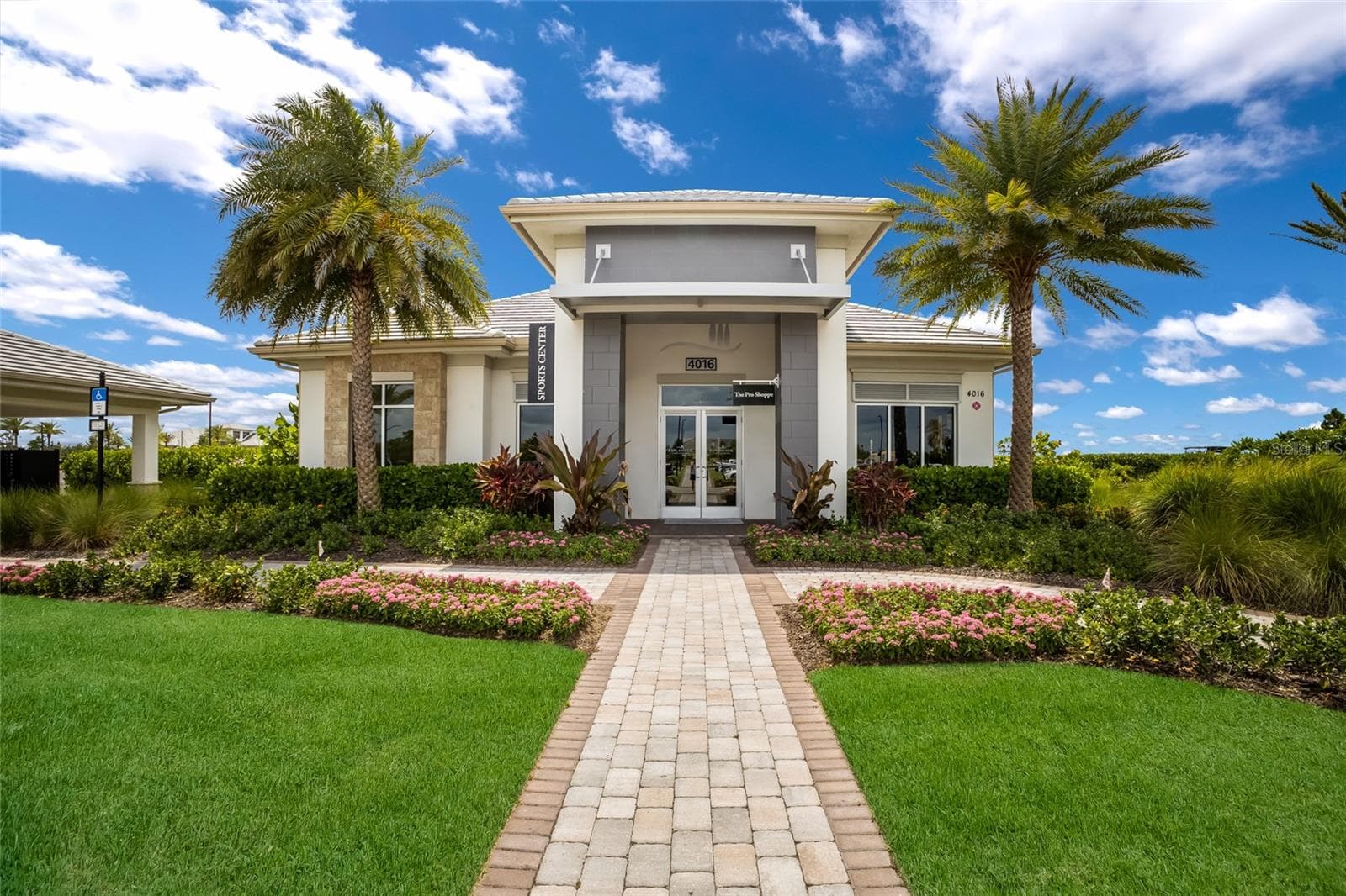 Single Family Residence at 3860 SANTA CATERINA BLVD, LAKEWOOD RANCH, photo 67 of 75