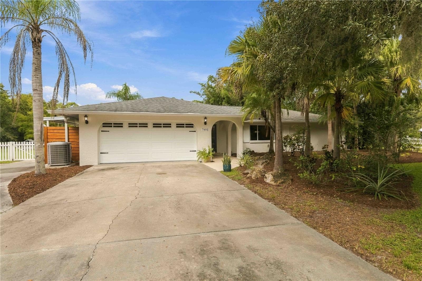 Single Family Residence at SARASOTA, photo 6 of 68