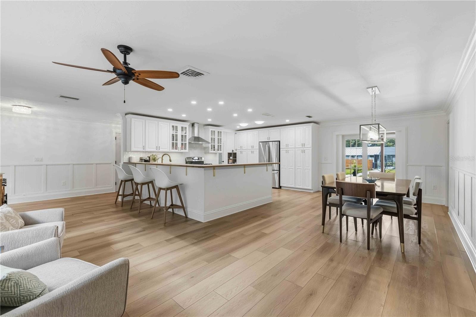 Single Family Residence at SARASOTA, photo 12 of 68