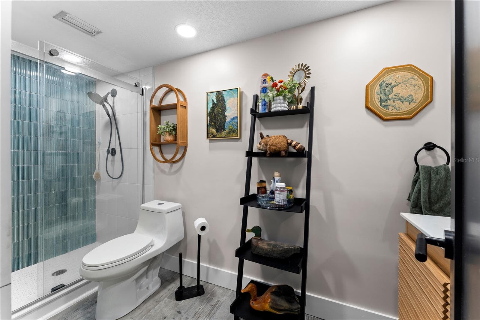 En-Suite Attached to Bedroom 4 - 4785 BUTTERFLY PL NE, ST PETERSBURG
