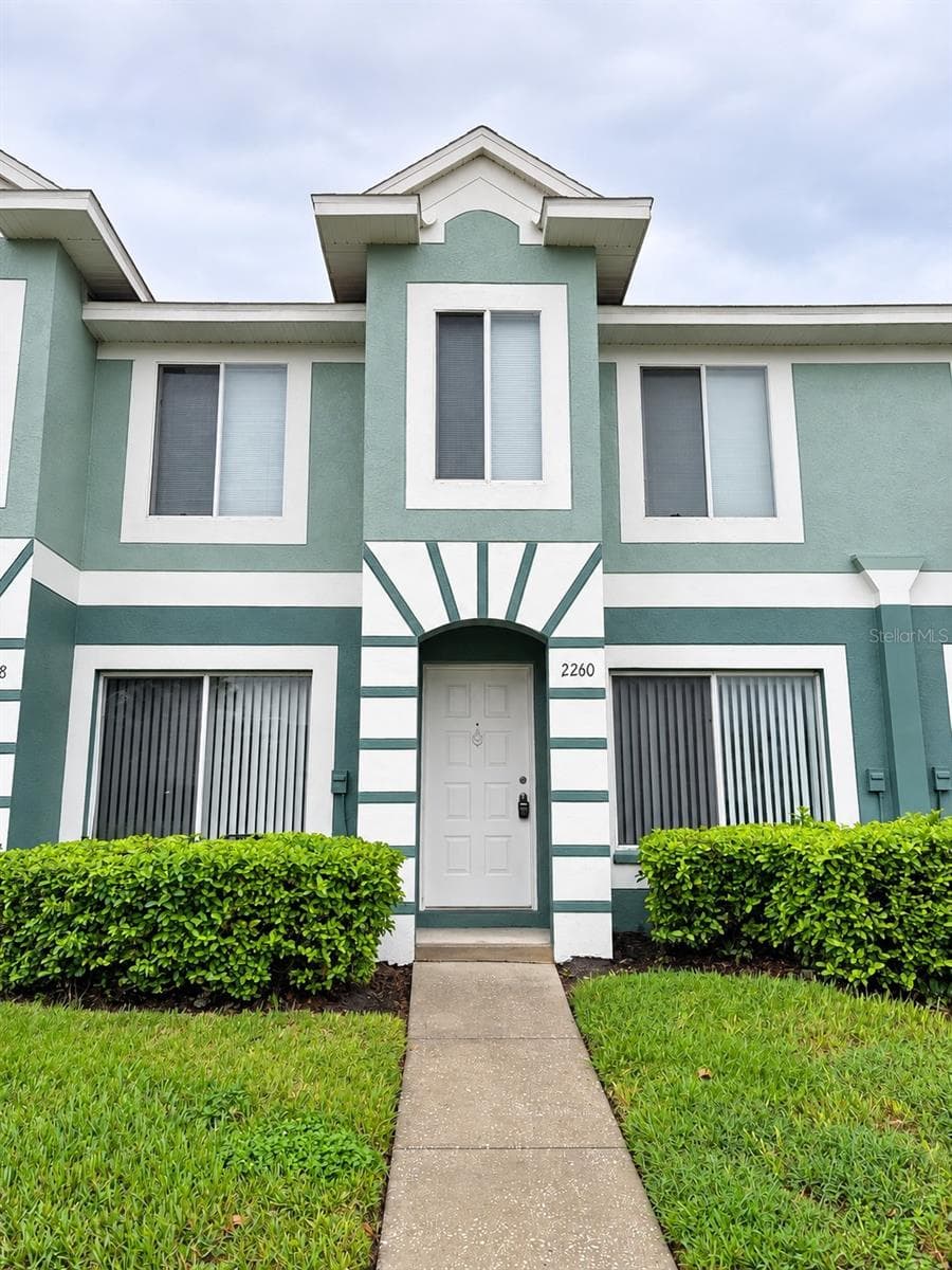 Townhouse at 2260 FLUORSHIRE DR, BRANDON, photo 2 of 30