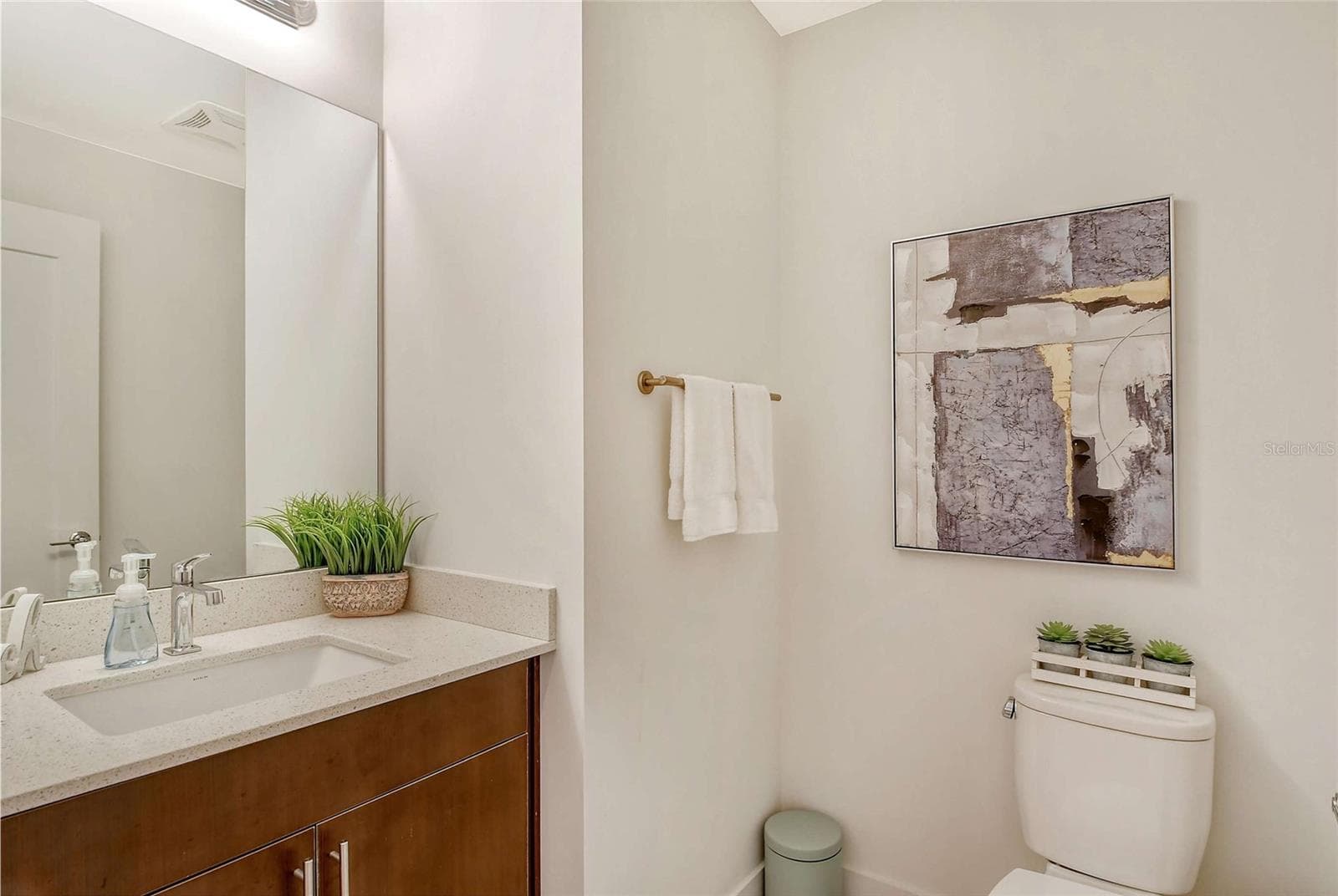 Condominium at 1709 N TAMIAMI TRL #317, SARASOTA, photo 19 of 30
