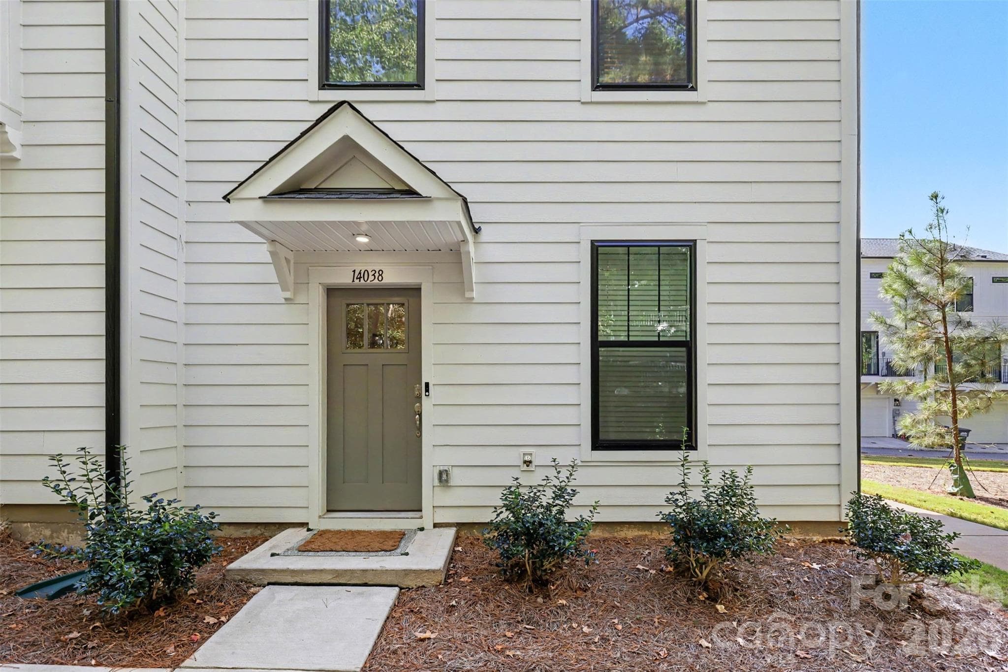Townhouse at 14038 Felix Lane, Charlotte, photo 2 of 33