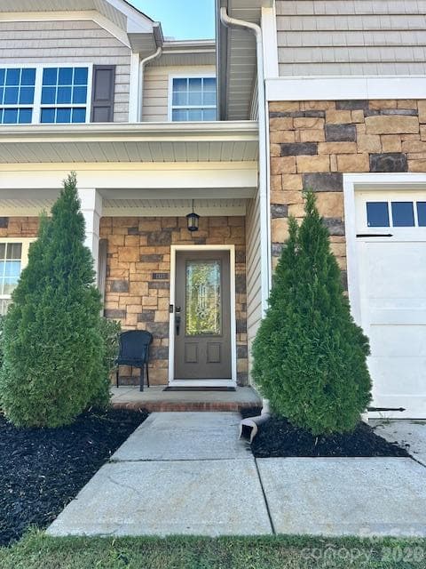 Single Family Residence at 1333 Secret Path Drive, Fort Mill, photo 19 of 49