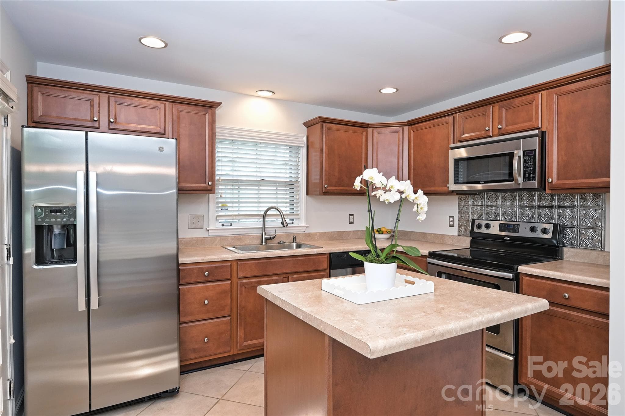 Single Family Residence at 1344 Edgewater Drive, Charlotte, photo 7 of 19