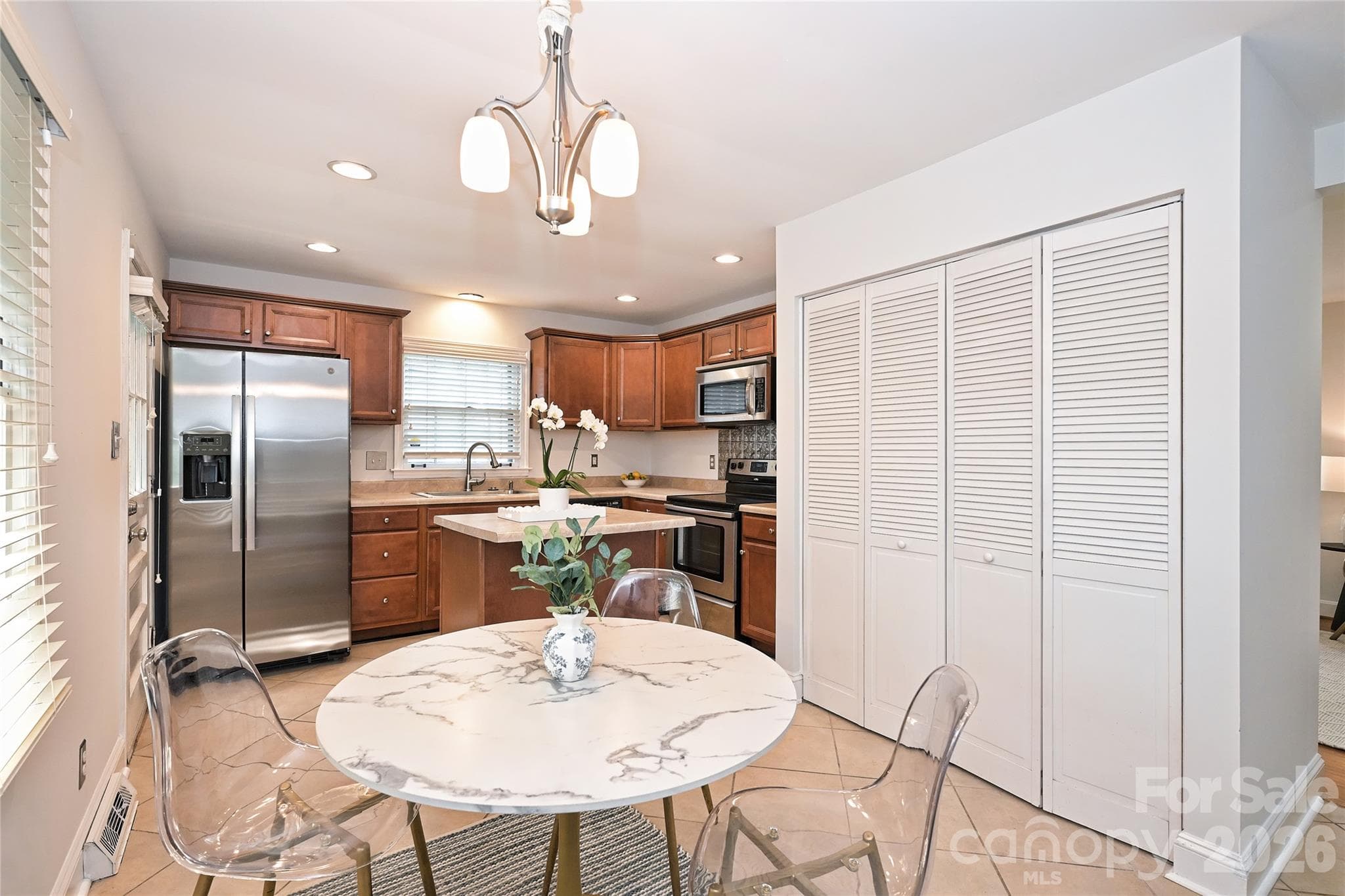 Single Family Residence at 1344 Edgewater Drive, Charlotte, photo 8 of 19