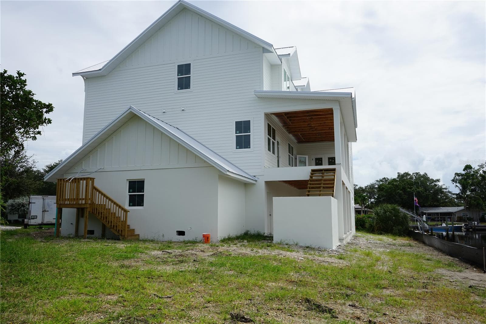 Single Family Residence at 1401 45TH AVE NE, ST PETERSBURG, photo 3 of 8