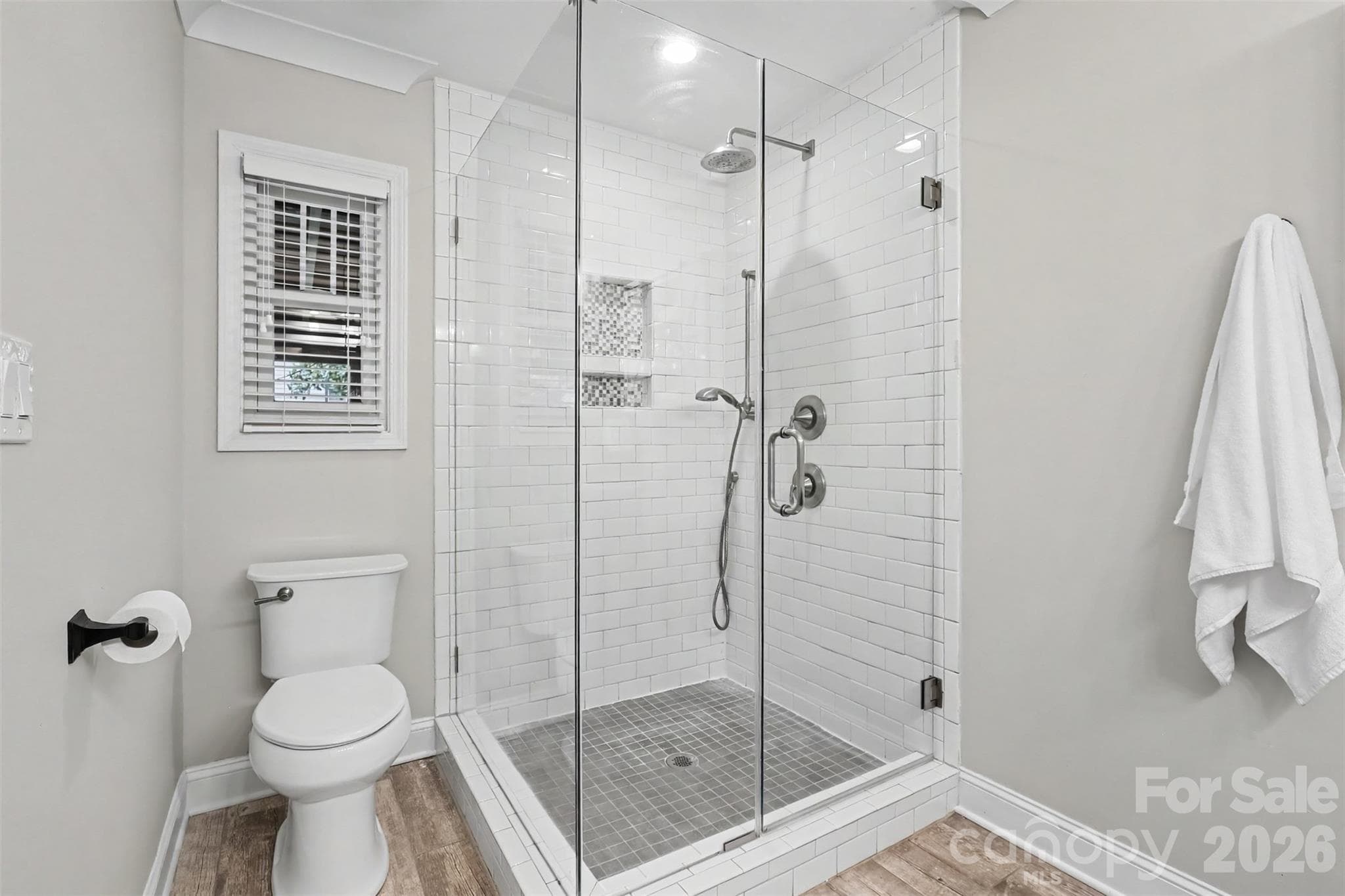 2nd primary bathroom - 21334 Sandy Cove Road, Cornelius