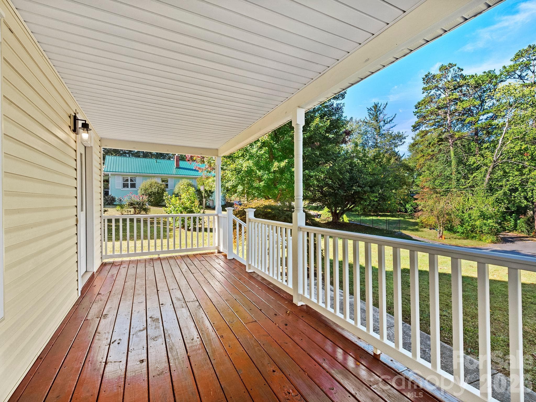 Single Family Residence at 81 Crayton Road, Asheville, photo 8 of 41