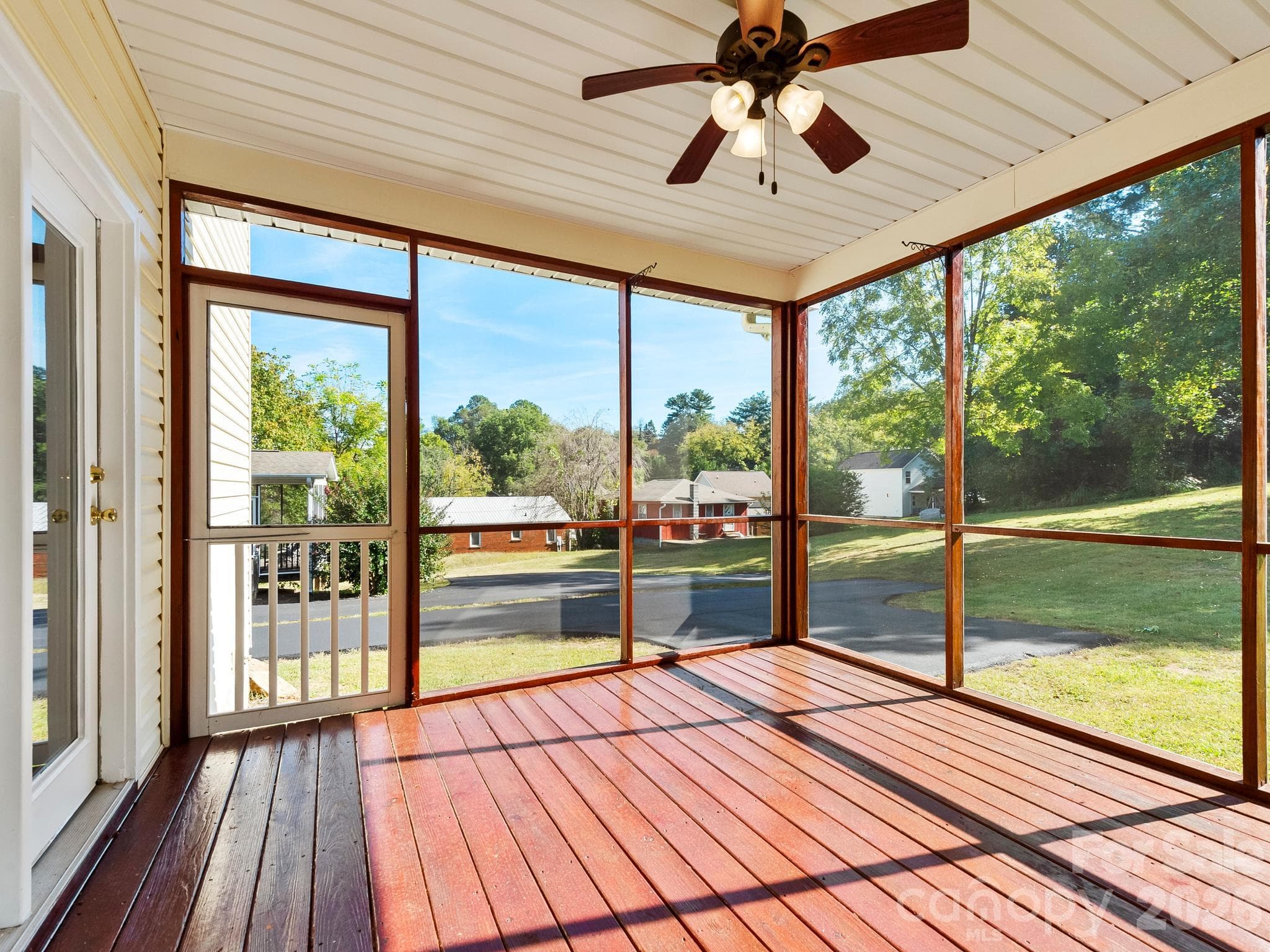 Single Family Residence at 81 Crayton Road, Asheville, photo 10 of 41