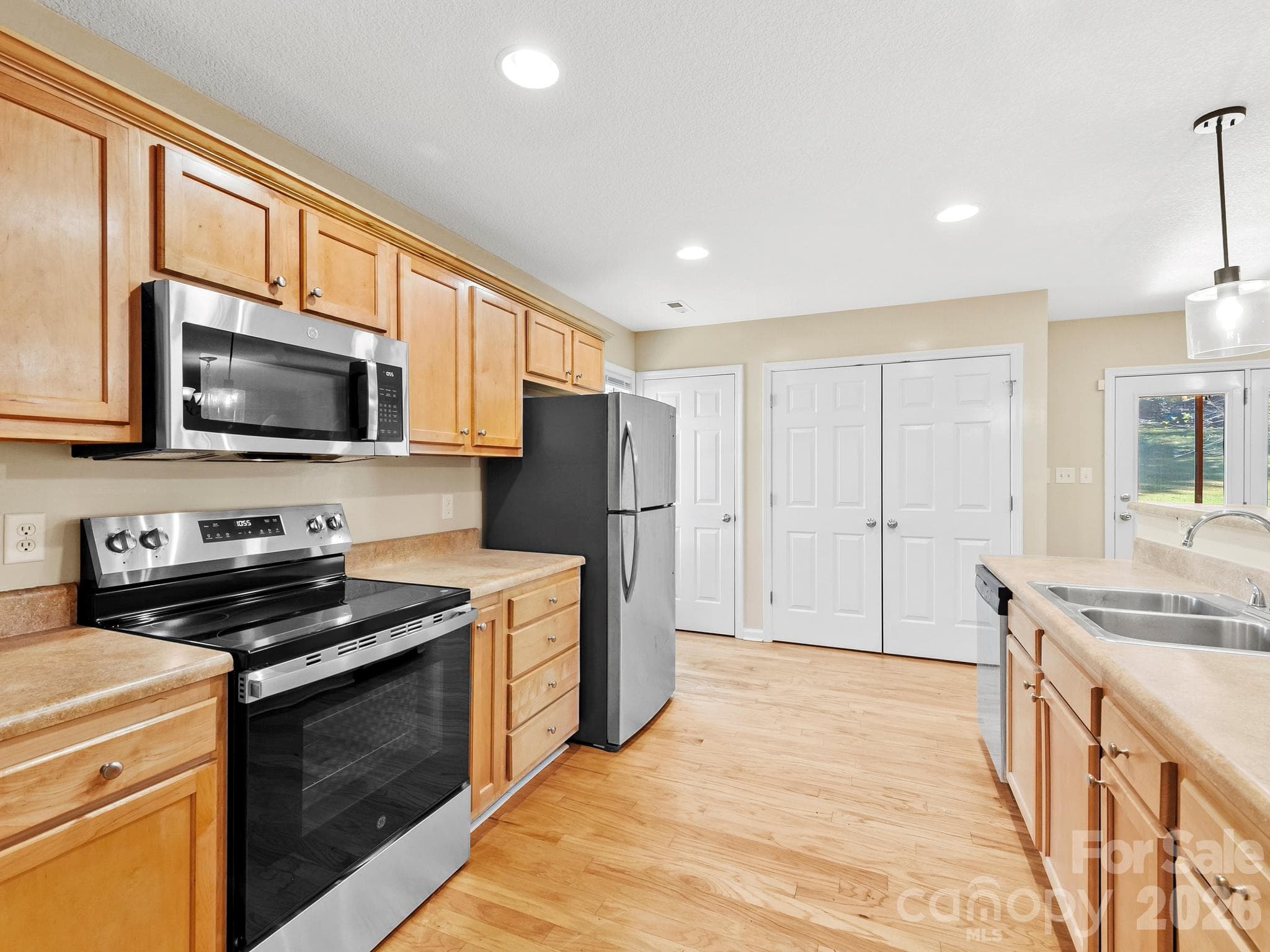 Single Family Residence at 81 Crayton Road, Asheville, photo 15 of 41