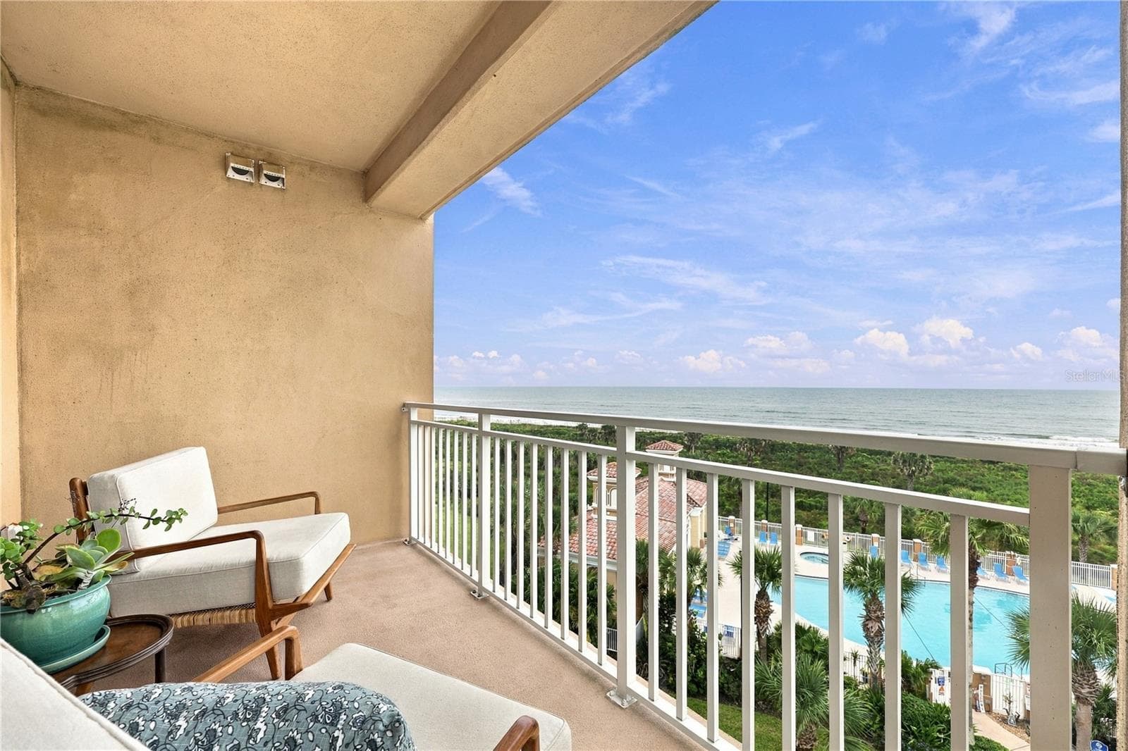 Large End Unit Ocean Front Balcony - 80 SURFVIEW DR #524, PALM COAST
