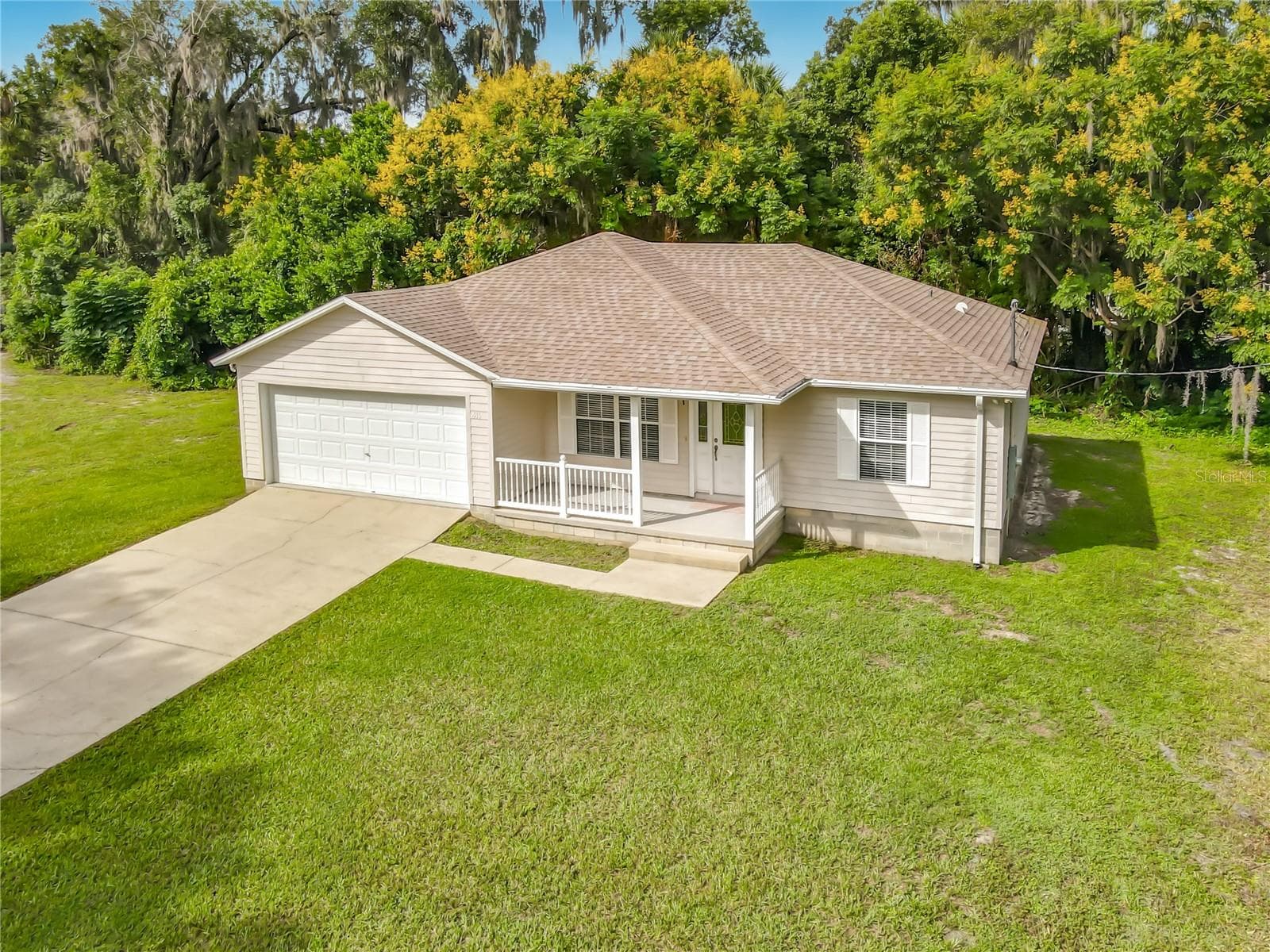 Single Family Residence at 411 COLLINS CT, ORANGE CITY, photo 2 of 34