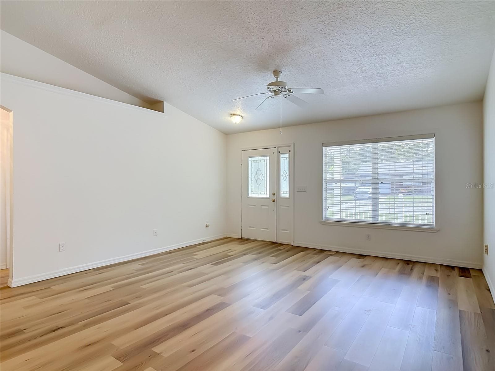 Single Family Residence at 411 COLLINS CT, ORANGE CITY, photo 5 of 34