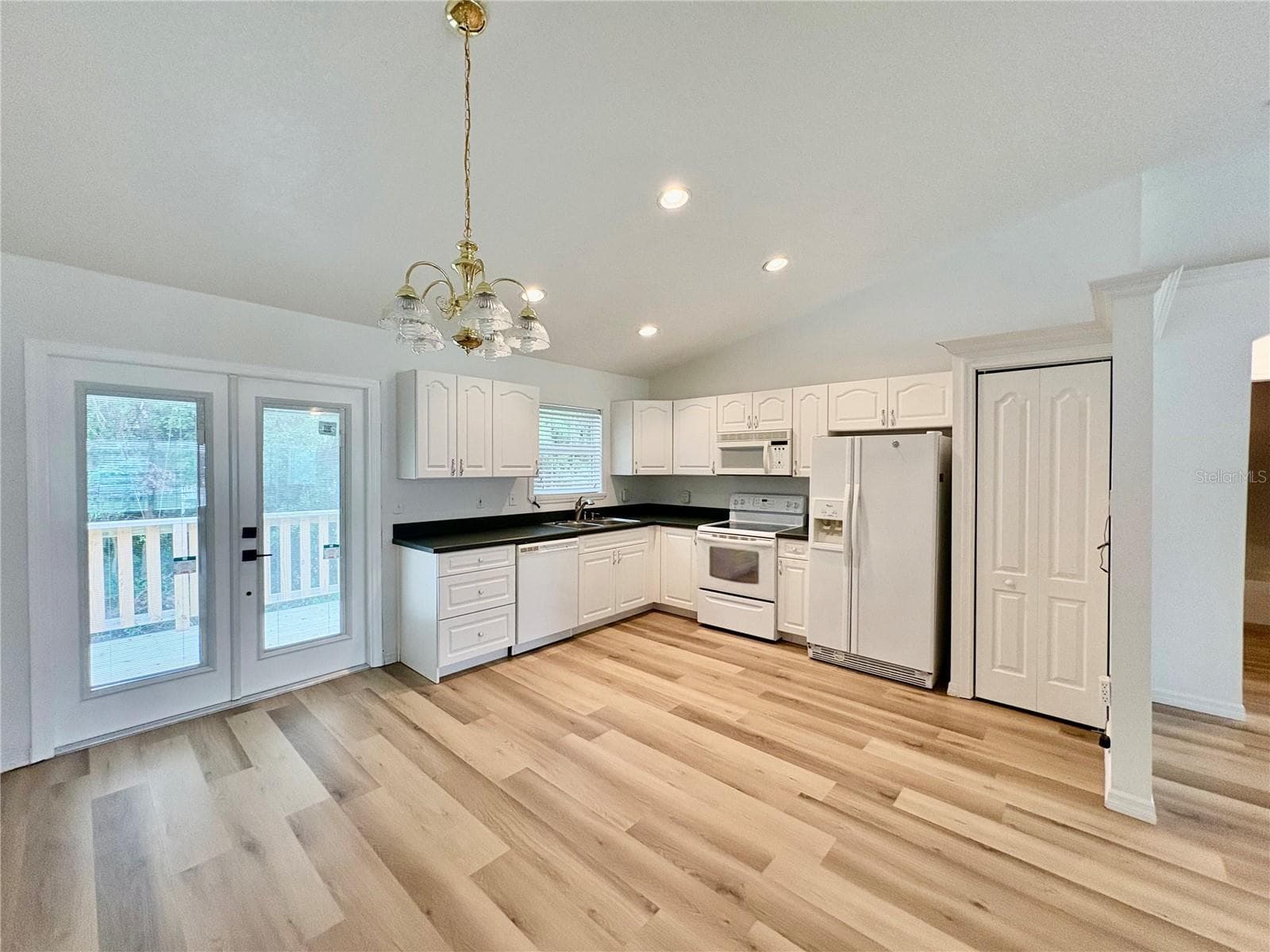 Single Family Residence at 411 COLLINS CT, ORANGE CITY, photo 8 of 34