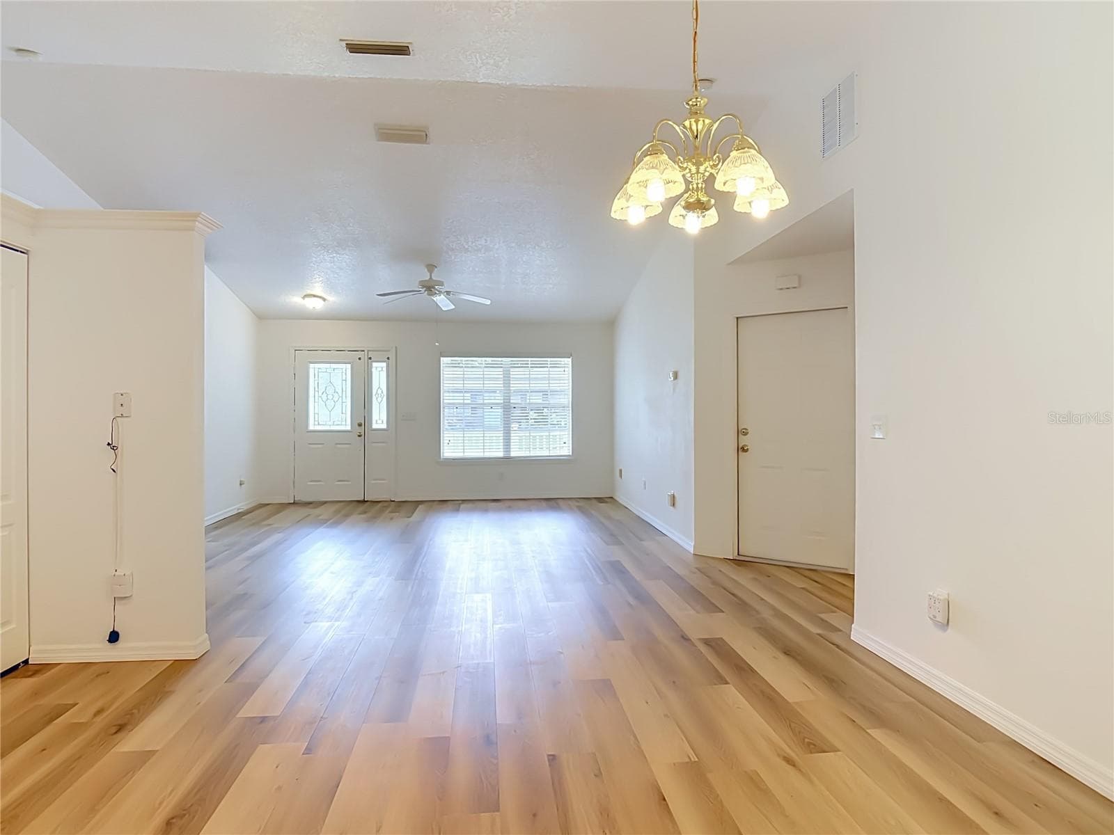 Single Family Residence at 411 COLLINS CT, ORANGE CITY, photo 13 of 34