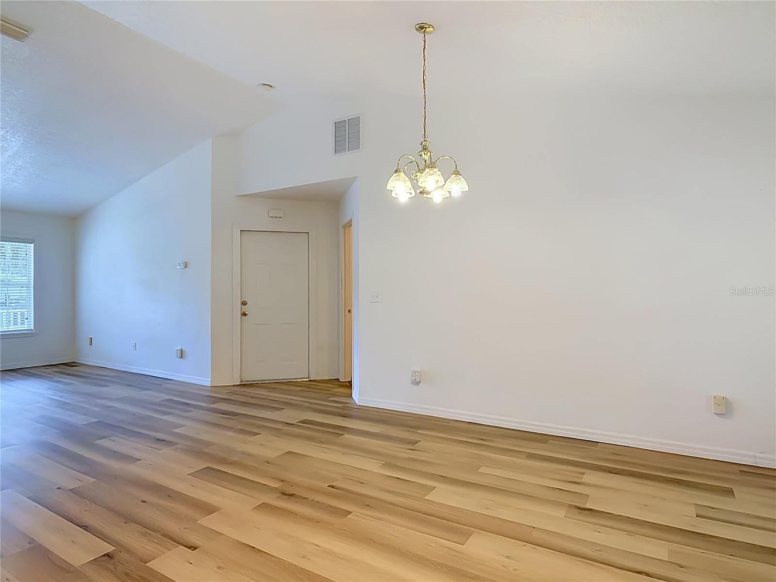 Single Family Residence at 411 COLLINS CT, ORANGE CITY, photo 14 of 34