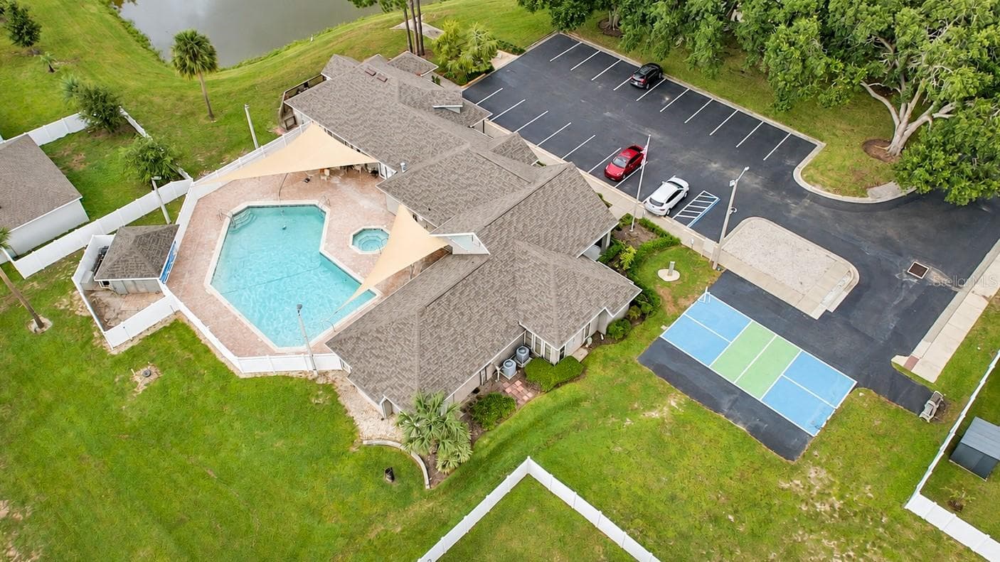 clubhouse-pool - 136 JUNIPER WAY, TAVARES