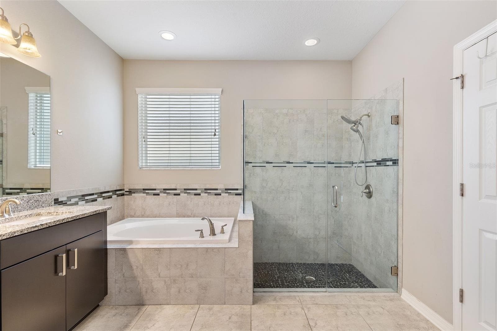 Single Family Residence at 10438 ARBOR GROVES PL, RIVERVIEW, photo 31 of 60