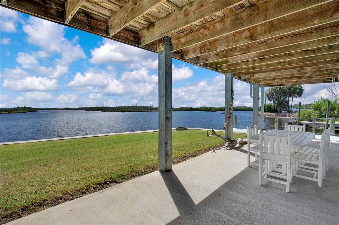 You wont see a neighbor with a view like this! - 12396 W Standish DR, HOMOSASSA FL 34448, Homosassa