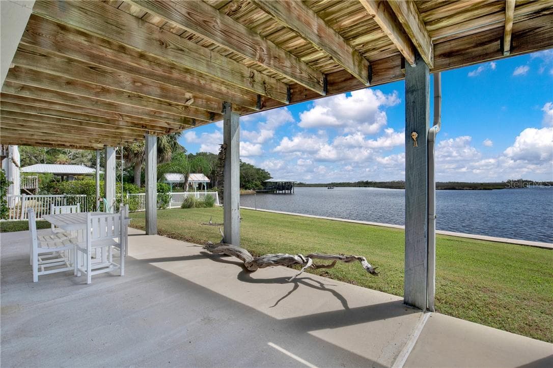 Covered ground level patio - 12396 W Standish DR, HOMOSASSA FL 34448, Homosassa