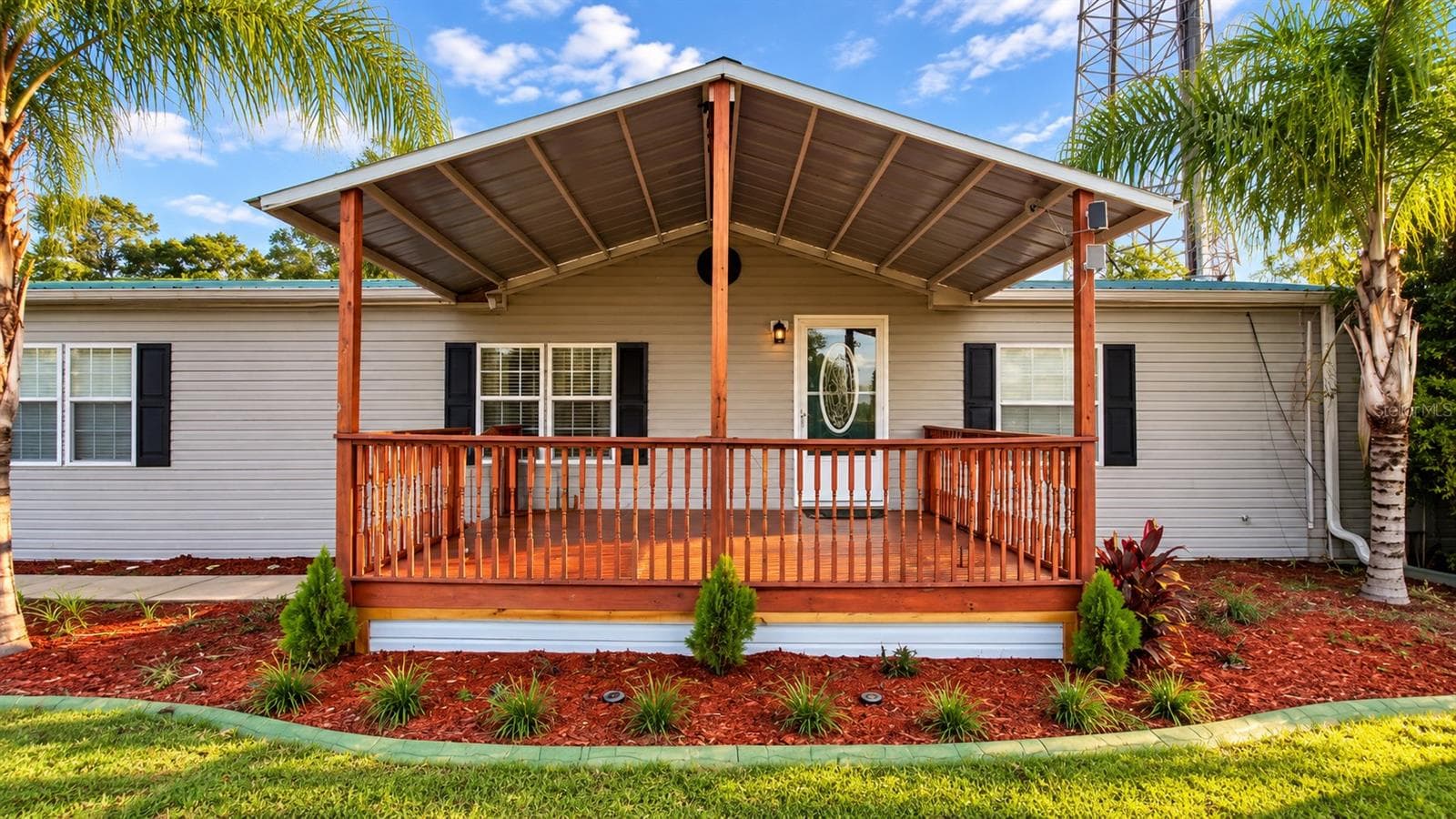 Manufactured Home at 12831 HAWK HILL DR, THONOTOSASSA, photo 2 of 32
