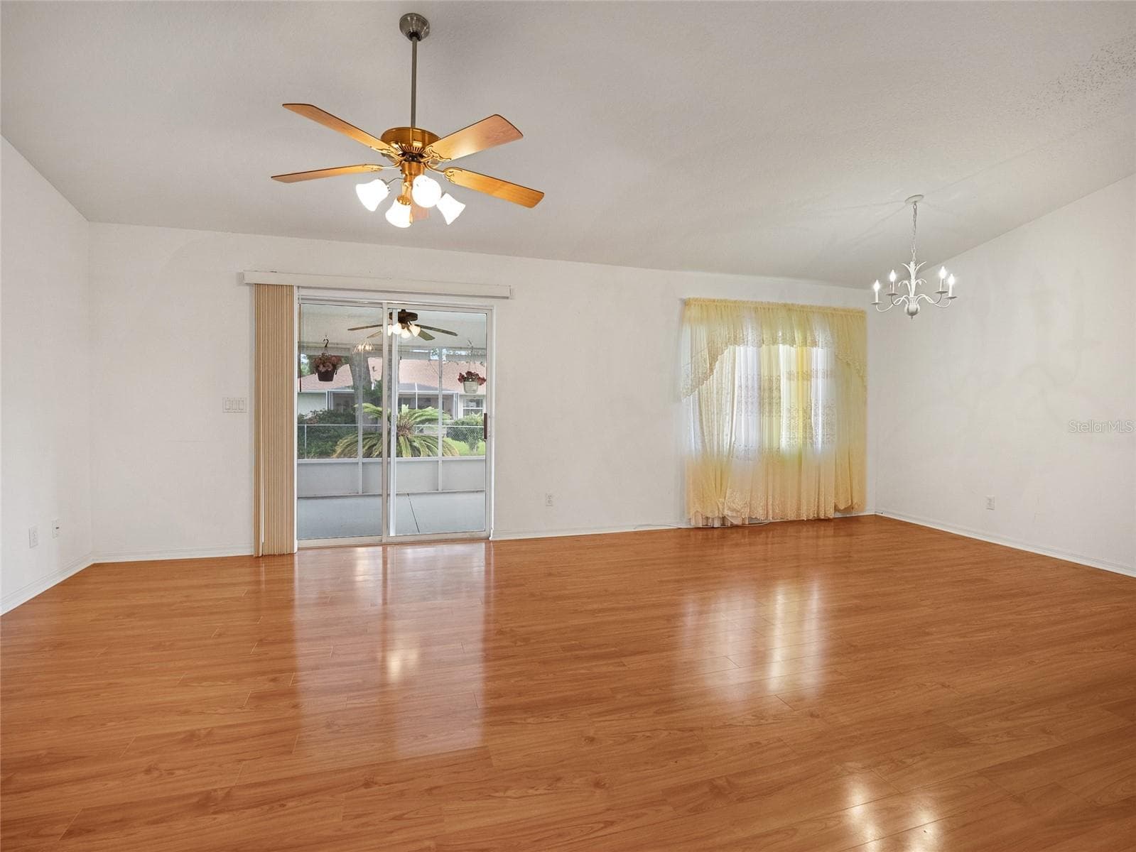 Living Room/Dinning Room - 5045 NW 32ND PL, OCALA