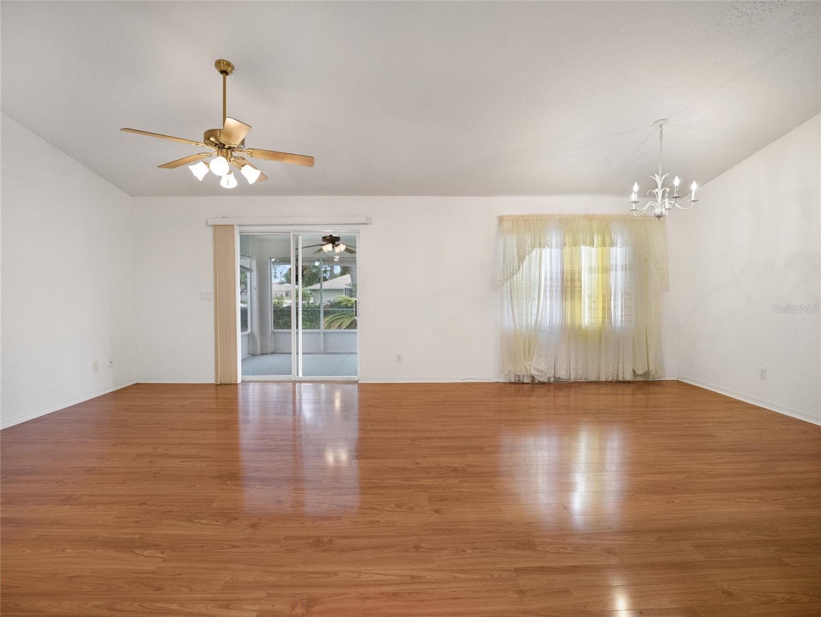 Living Room/Dinning Room - 5045 NW 32ND PL, OCALA
