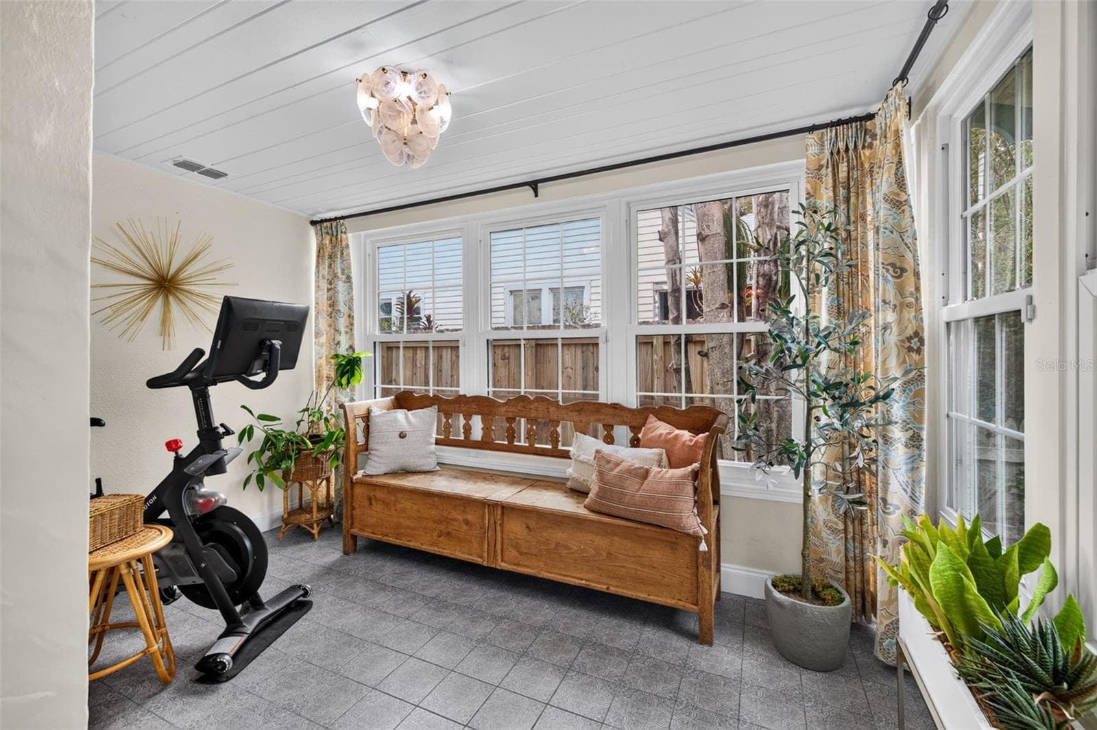 Sun Room - 118 26TH AVE N, ST PETERSBURG