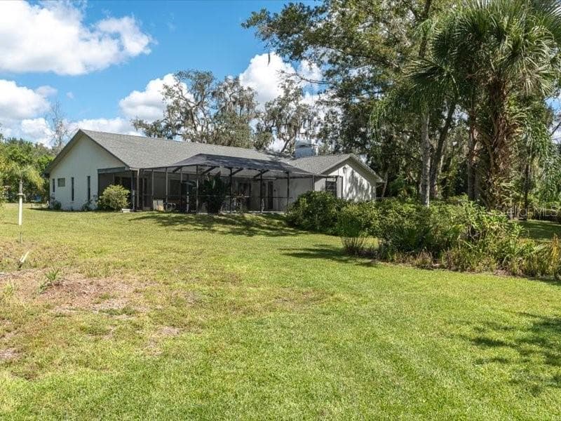 Single Family Residence at 11211 PINE FOREST DR, NEW PORT RICHEY, photo 5 of 47